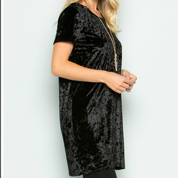 Black Crushed Velvet Tunic Shortsleeve Top - Picture 4 of 4